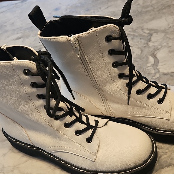 Never Worn Sincerely Jules White Combat Boots - Picture 10 of 10